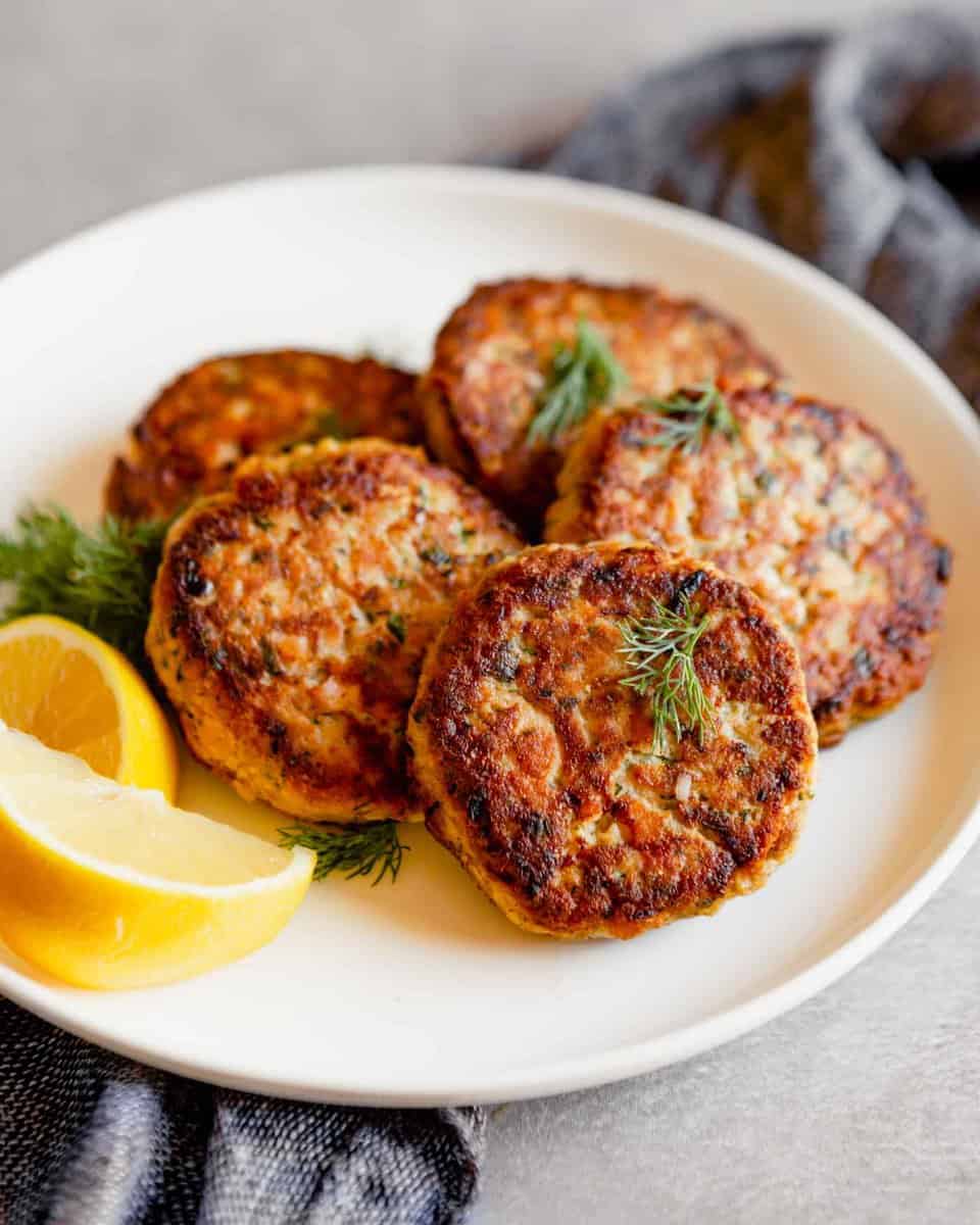Easy Canned Salmon Patties: Your Go-To Weeknight Dinner